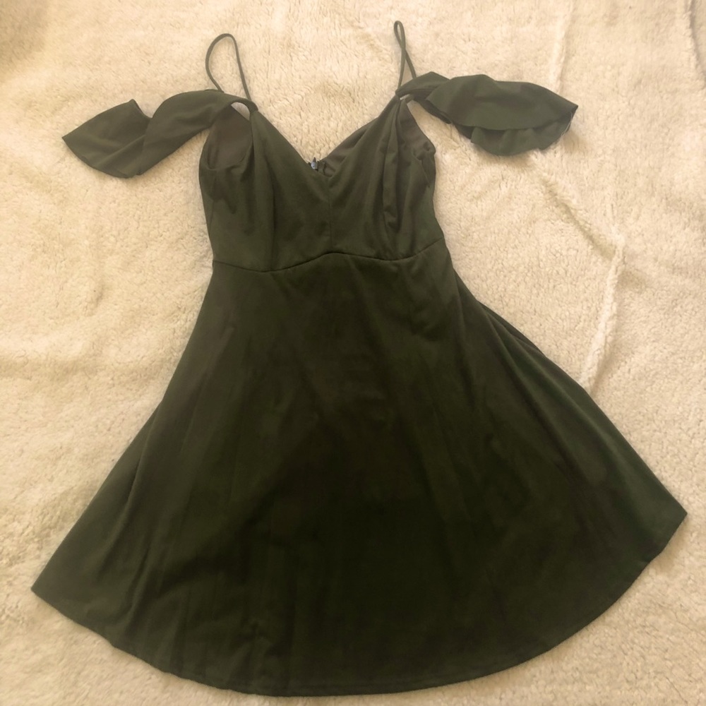 Size 0-2 Ruffle off Shoulder Dress